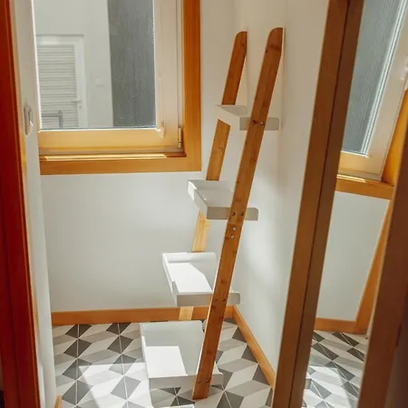 Aliados Suites By Homing Guest house